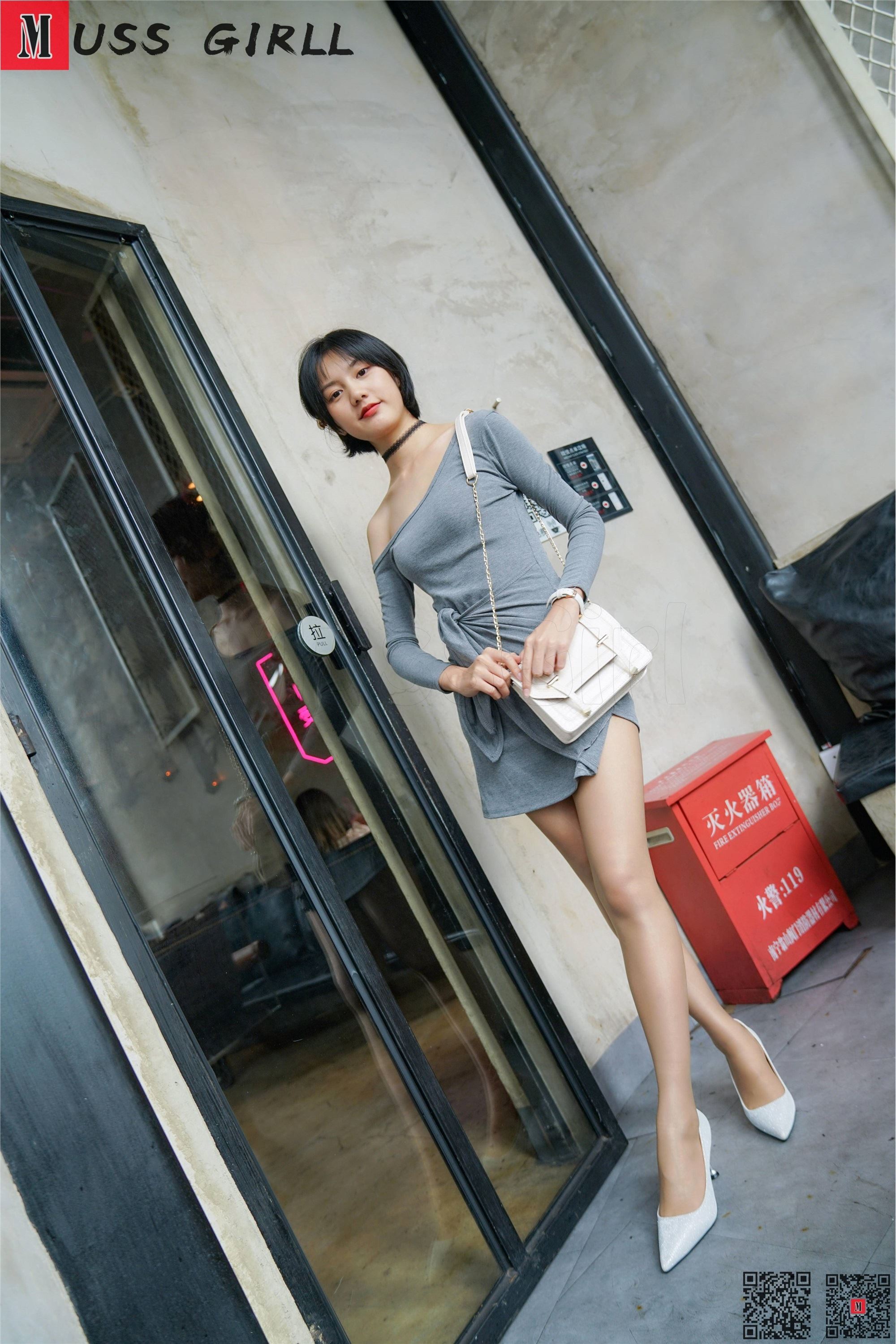 MussGirl慕丝女郎  NO.241-油亮肉丝灰色包臀裙高跟